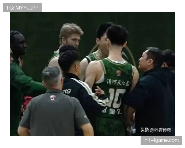 南京同曦外援皮特森因腿筋拉伤缺席，球队突破火力受损